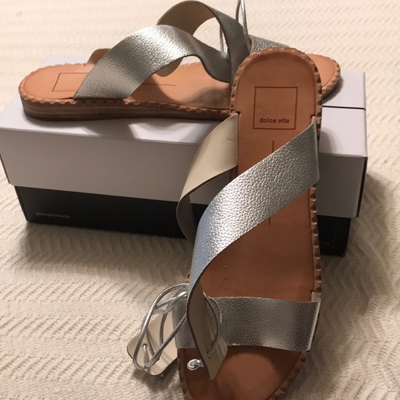 Dolce Vita Shoes - Like New Dolce Vita silver leather sandals size 9 Dolce Vita Shoes - Like New Dolce Vita silver leather sandals size 9